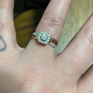 Engagement ring cushion rose gold